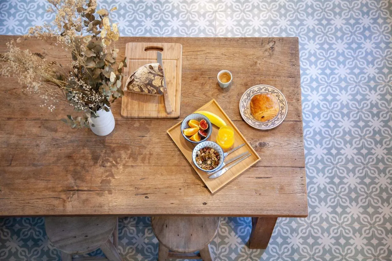 Alojamento de Acomodação e Pequeno-almoço LYONEST chambre d'hôtes